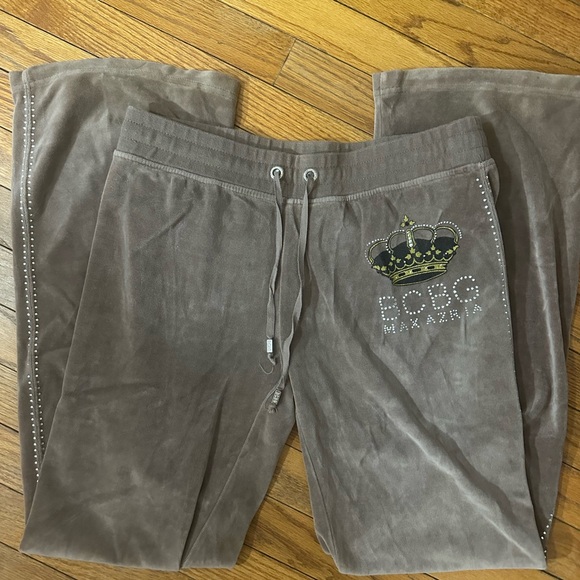 Tracksuit - Picture 7 of 9